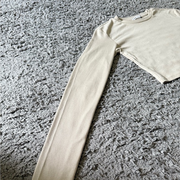 Zara - Beige Long Sleeve Top (Women’s Medium) - Picture 4 of 6